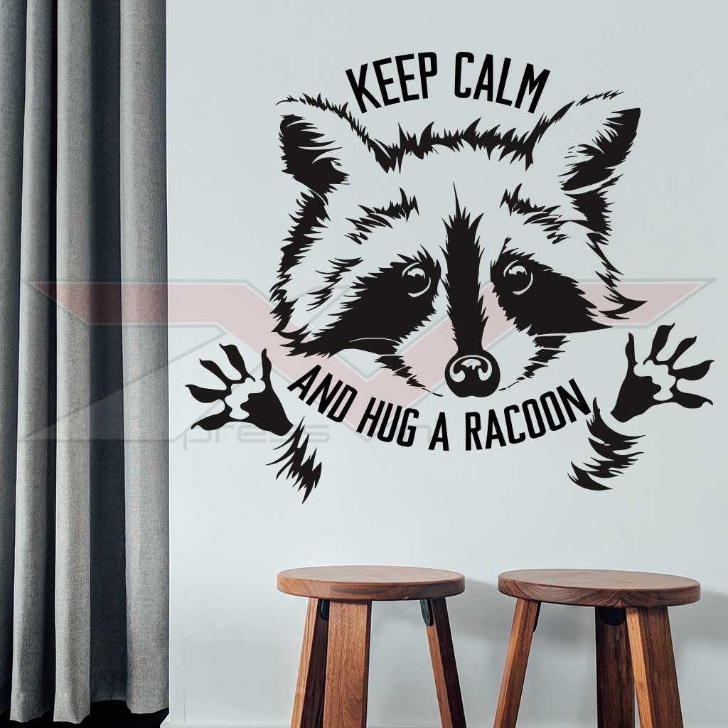 Vinil-Autocolante-Keep-Calm-Hug-a-Racoon Vinil Autocolante Keep Calm. Hug a Racoon